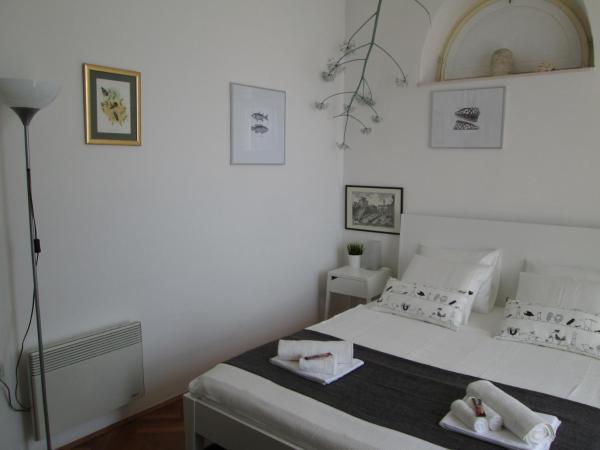 St. Lazarus Room : photo 2 de la chambre chambre double avec balcon - vue sur mer