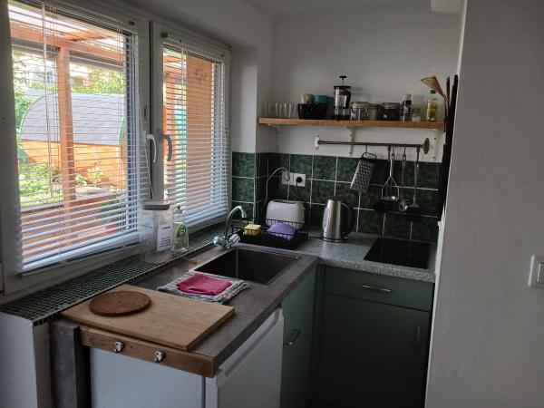 Squat Deluxe Berlin, the hostel : photo 7 de la chambre chambre quadruple - vue sur jardin