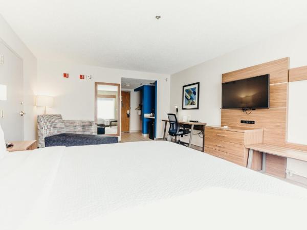 Holiday Inn Express Atlanta - Northeast I-85 - Clairmont Road, an IHG Hotel : photo 6 de la chambre chambre lit king-size standard