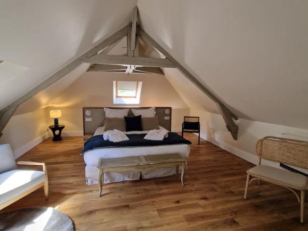 Au Moulin Saint Nicol - Honfleur : photo 5 de la chambre chambre 4 : chambre triple deluxe climatisée avec baignoire