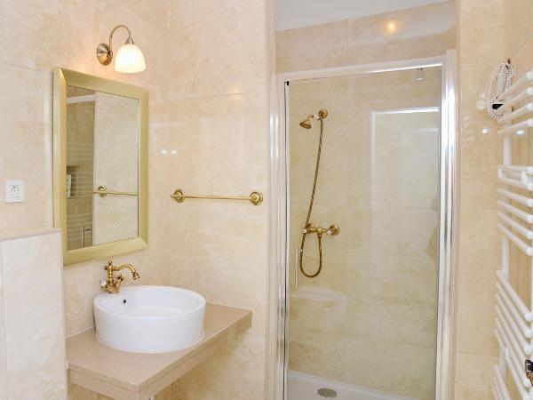 Apartments & Rooms Flowers : photo 3 de la chambre chambre triple