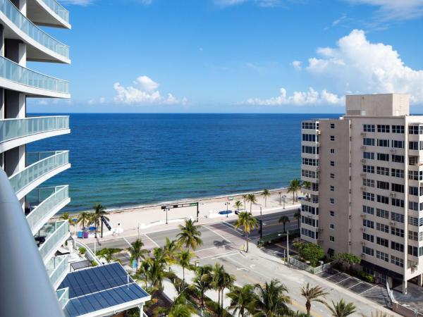 W Fort Lauderdale : photo 3 de la chambre spectacular queen room, guest room, 2 queen, partial ocean view, balcony