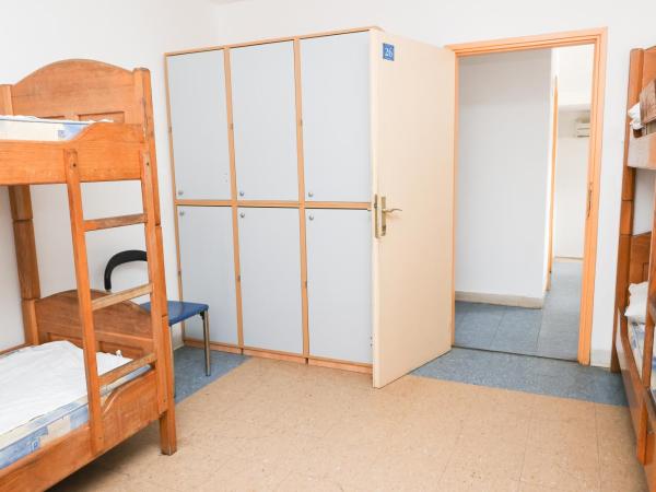 HI Hostel Dubrovnik : photo 1 de la chambre lit simple dans dortoir à 6 lits