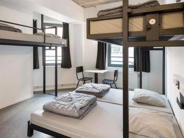 Auberge de Jeunesse Charleroi Youth Hostel : photo 4 de la chambre chambre lits jumeaux