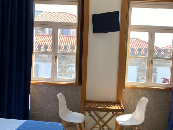 Enjoy Viana - Guest House : photo 3 de la chambre chambre triple deluxe