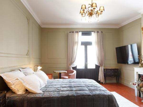 Le 215 Gambetta boutique hôtel en Provence : photo 3 de la chambre chambre lit queen-size avec balcon