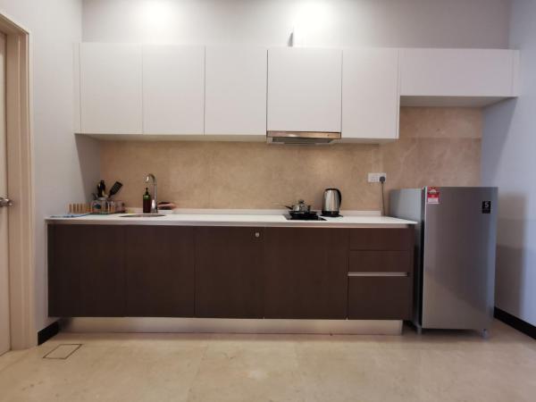 Attic Home Melaka Silverscape Residence & Jonker : photo 8 de la chambre superior king studio (private bathtub and city view)