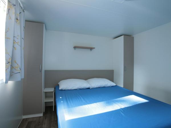 Camping Adria Mobile Homes Lanterna : photo 4 de la chambre mobile home 2 chambres