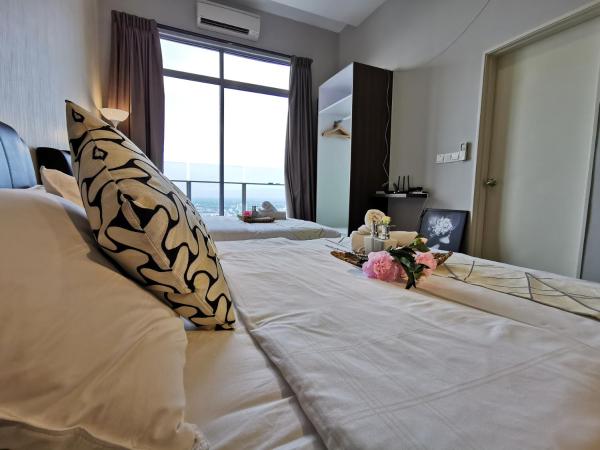 Attic Home Melaka Silverscape Residence & Jonker : photo 4 de la chambre deluxe twin studio (private bathtub and city view)