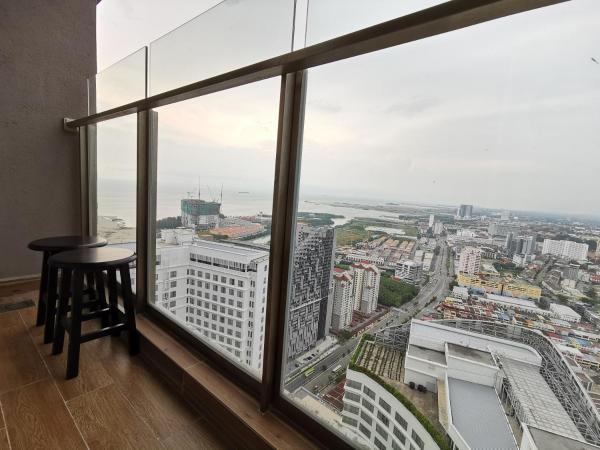 Attic Home Melaka Silverscape Residence & Jonker : photo 8 de la chambre deluxe twin studio (private bathtub and city view)