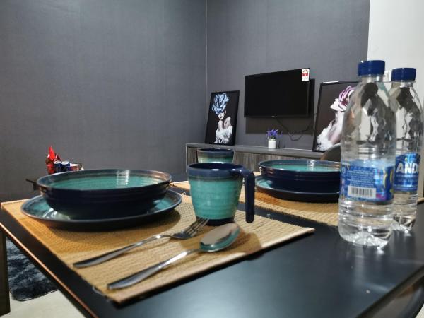 Attic Home Melaka Silverscape Residence & Jonker : photo 10 de la chambre deluxe king studio (private bathtub and city view)