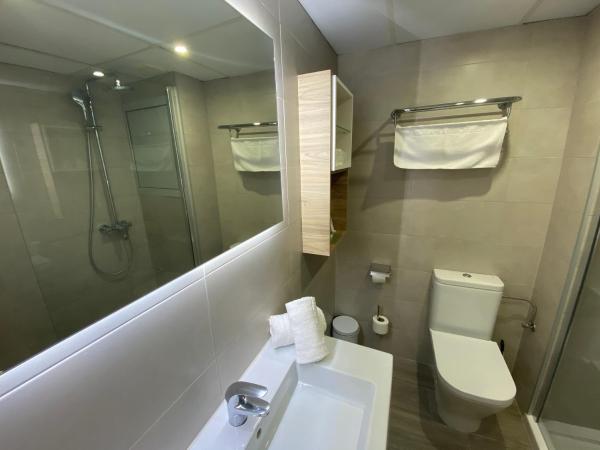 Hotel Rosamar Garden Resort 4* : photo 1 de la chambre chambre double ou lits jumeaux - vue sur piscine (2 adultes + 1 enfant)