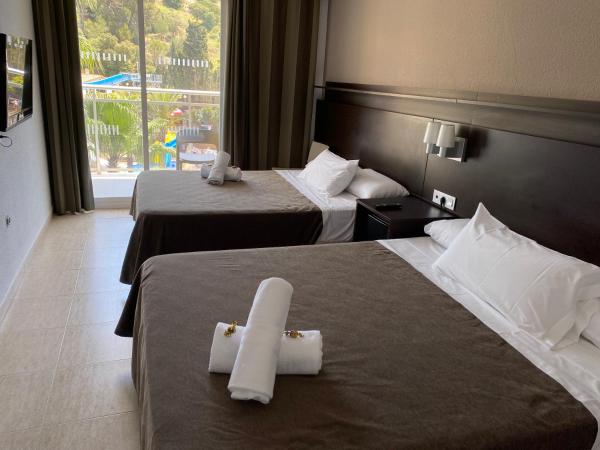 Hotel Rosamar Garden Resort 4* : photo 3 de la chambre chambre lits jumeaux - vue sur piscine (2 adultes + 2 enfants)