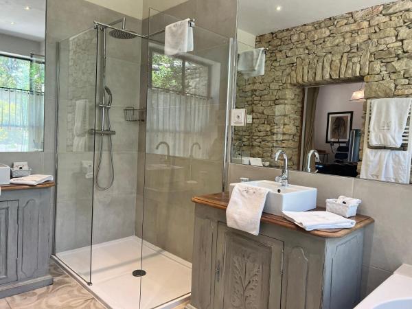 Villa Hautvallon : photo 5 de la chambre chambre double deluxe avec terrasse