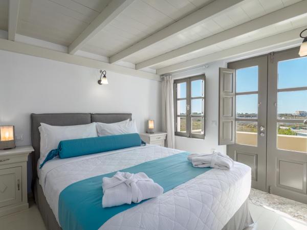 En Plo Boutique Suites Oia Santorini : photo 5 de la chambre suite master - vue sur mer