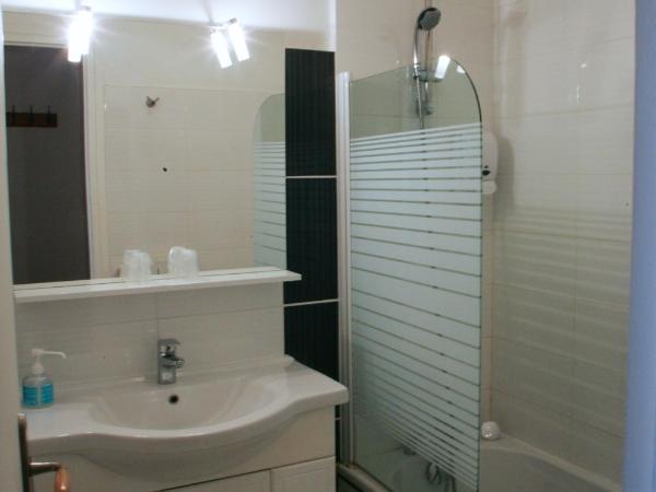 Hôtel Valentin : photo 5 de la chambre grande chambre simple