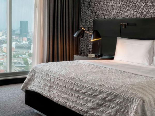 Le Méridien Mexico City Reforma : photo 3 de la chambre suite 1 chambre lit king-size supérieure avec canapé-lit - vue sur ville