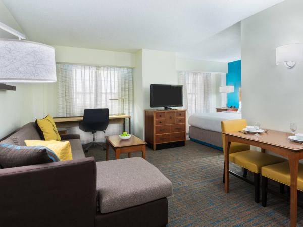 Residence Inn by Marriott St. Louis Downtown : photo 3 de la chambre studio lit queen-size avec canapé-lit