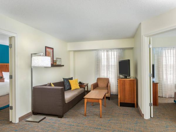 Residence Inn by Marriott St. Louis Downtown : photo 2 de la chambre suite 2 chambres avec lit king-size