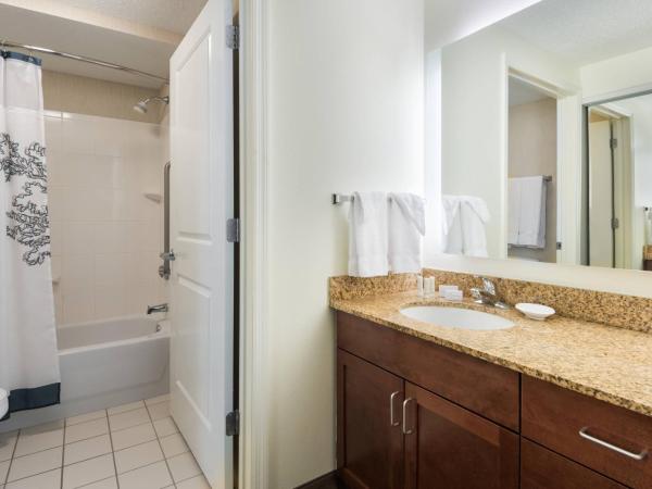Residence Inn by Marriott St. Louis Downtown : photo 4 de la chambre studio lit queen-size avec canapé-lit