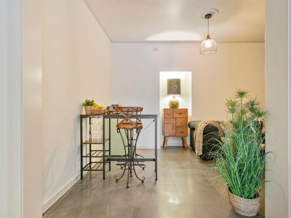 Charming getaway in the historical city center : photo 8 de la chambre chambre double