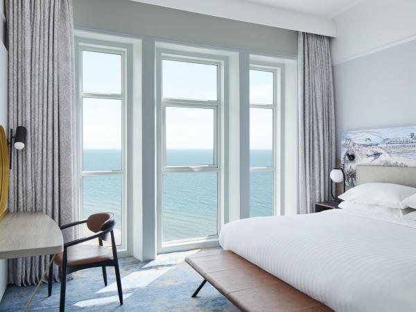 Bournemouth Highcliff Marriott Hotel : photo 1 de la chambre suite 1 chambre lit king-size avec canapé-lit - vue sur mer