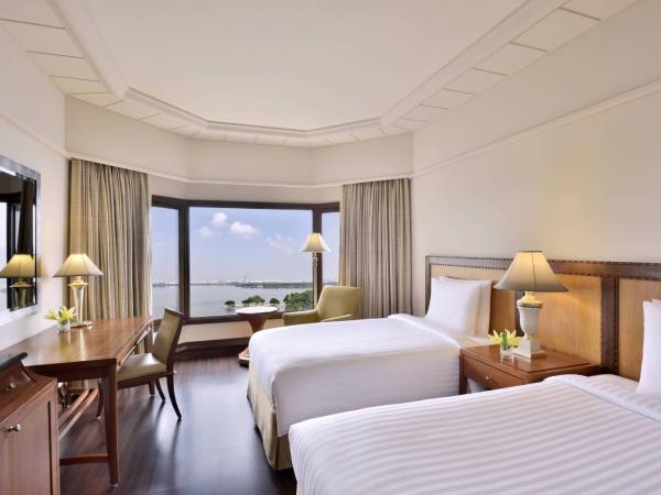 Hyderabad Marriott Hotel & Convention Centre : photo 2 de la chambre executive lake view twin with bathtub & lounge access