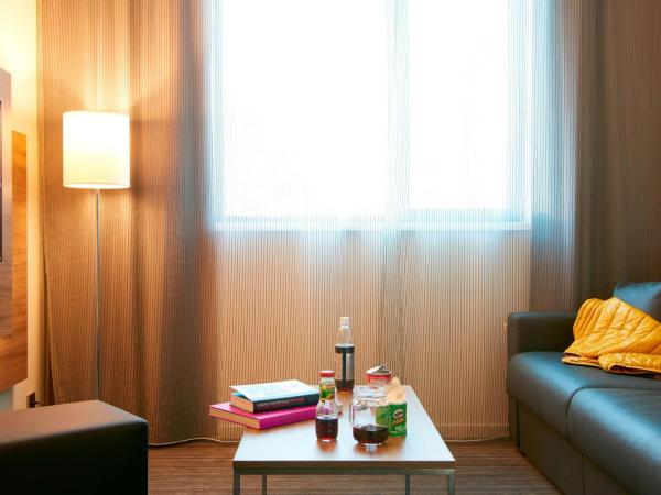 Moxy Berlin Ostbahnhof : photo 3 de la chambre grande chambre familiale moxyfied family sleeper