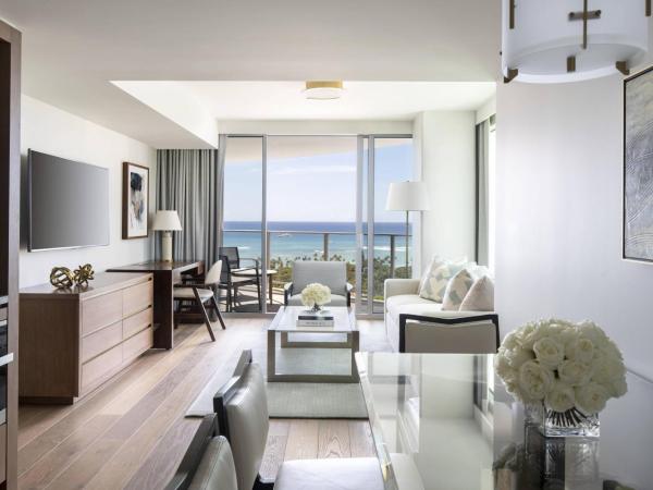 The Ritz-Carlton Residences, Waikiki Beach Hotel : photo 1 de la chambre suite d'angle deluxe - vue sur océan
