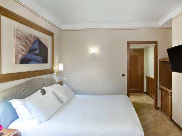 Renaissance Naples Hotel Mediterraneo : photo 1 de la chambre chambre lit king-size supérieure - Étage Élevé