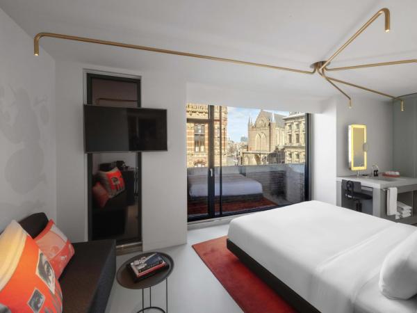 W Amsterdam : photo 4 de la chambre chambre wonderful exchange avec 1 lit king-size - vue sur ville