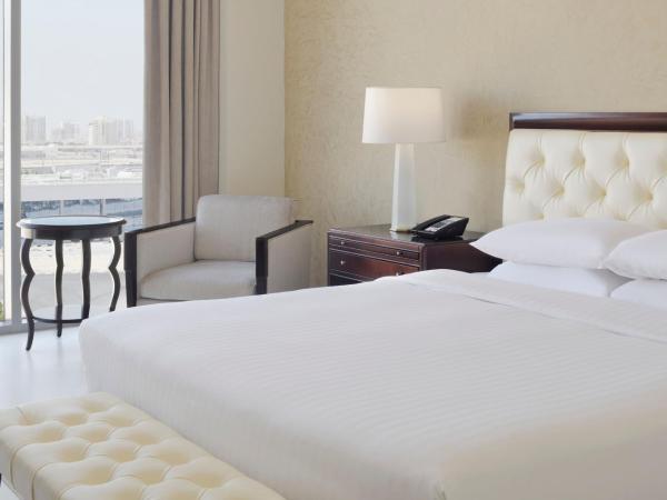 Delta Hotels by Marriott Dubai Investment Park : photo 3 de la chambre superior king room with shuttle bus to jbr beach and various shopping malls