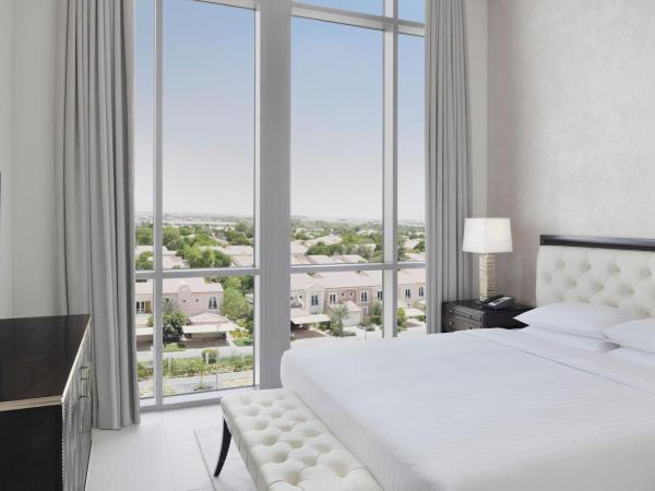 Delta Hotels by Marriott Dubai Investment Park : photo 3 de la chambre one bedroom suite with community view and shuttle bus to jbr beach and various shopping malls