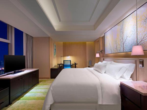 The Westin Qingdao - Instagrammable : photo 8 de la chambre club lounge access, larger guest room, 1 king, city view