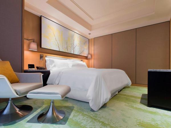 The Westin Qingdao - Instagrammable : photo 9 de la chambre suite junior 1 chambre avec 1 lit king-size - vue sur ville