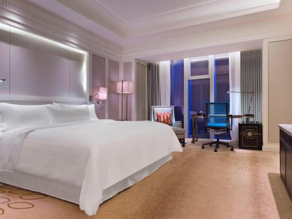 The Westin Qingdao - Instagrammable : photo 6 de la chambre club lounge access, larger guest room, 1 king, city view