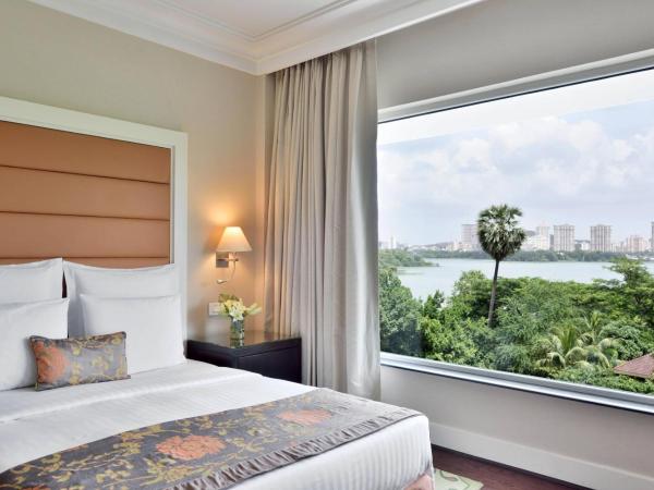 Marriott Executive Apartment - Lakeside Chalet, Mumbai : photo 6 de la chambre appartement 2 chambres - vue sur lac
