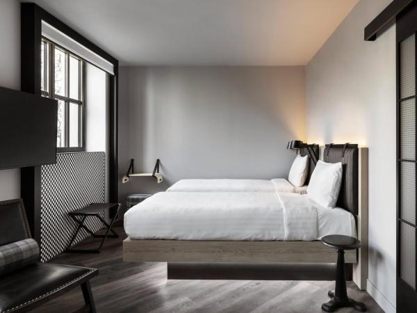 Moxy Lille City : photo 1 de la chambre chambre lits jumeaux moxy sleeper avec 2 lits jumeaux/simples