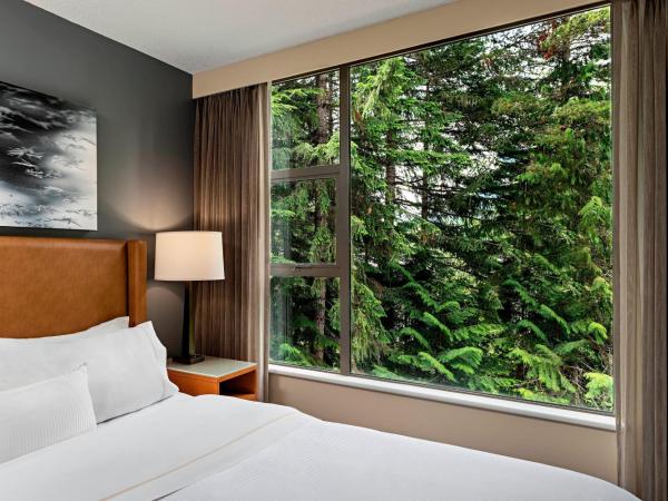 The Westin Resort & Spa, Whistler : photo 4 de la chambre suite 1 chambre avec 1 lit queen-size, canapé-lit et cheminée