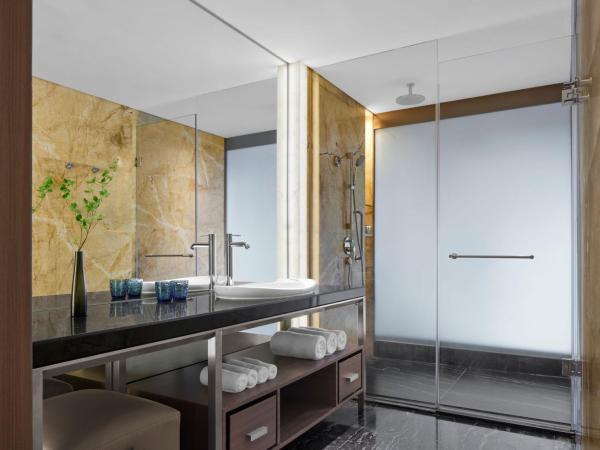 JW Marriott Hotel Shenzhen : photo 7 de la chambre third space room, guest room, 1 king