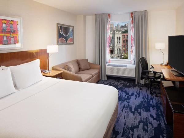Fairfield Inn & Suites New York Manhattan/Downtown East : photo 1 de la chambre chambre lit king-size avec canapé-lit