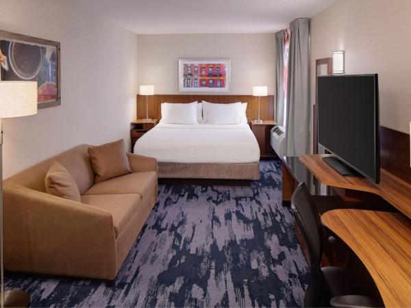 Fairfield Inn & Suites New York Manhattan/Downtown East : photo 2 de la chambre studio lit king-size exécutif avec canapé-lit