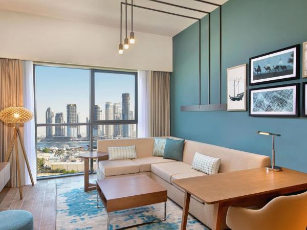 Element Al Jaddaf, Dubai : photo 2 de la chambre 1 bedroom apartment with 1 king, sofa bed, creek view (complimentary transfer to dubai mall, festival city mall, la mer beach & al jaddaf metro)