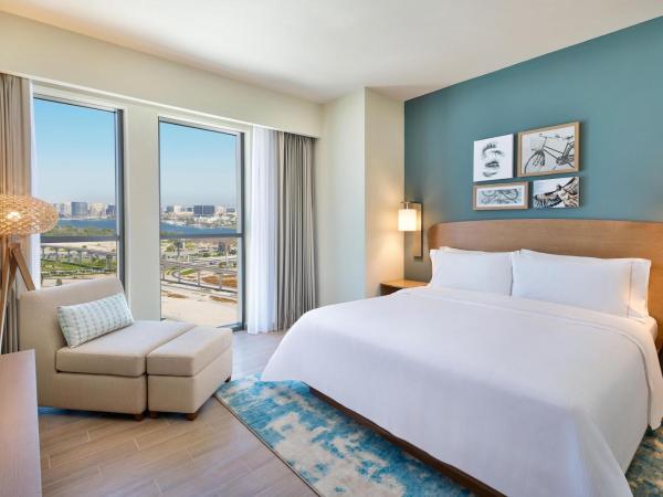 Element Al Jaddaf, Dubai : photo 3 de la chambre 1 bedroom apartment with 1 king, sofa bed, creek view (complimentary transfer to dubai mall, festival city mall, la mer beach & al jaddaf metro)