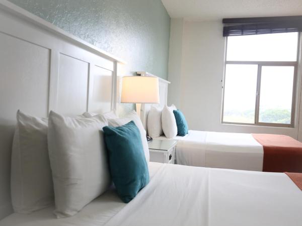 Hotel Carmel Santa Monica : photo 10 de la chambre chambre avec 2 grands lits queen-size 