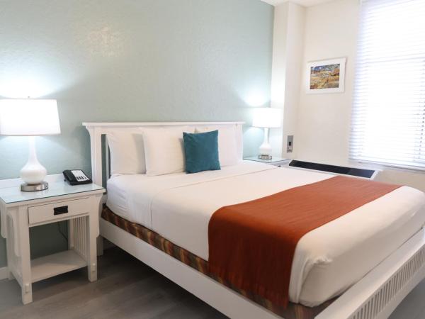 Hotel Carmel Santa Monica : photo 3 de la chambre chambre lit king-size
