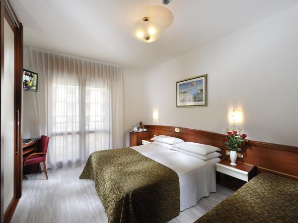 Hotel Eden : photo 1 de la chambre chambre triple