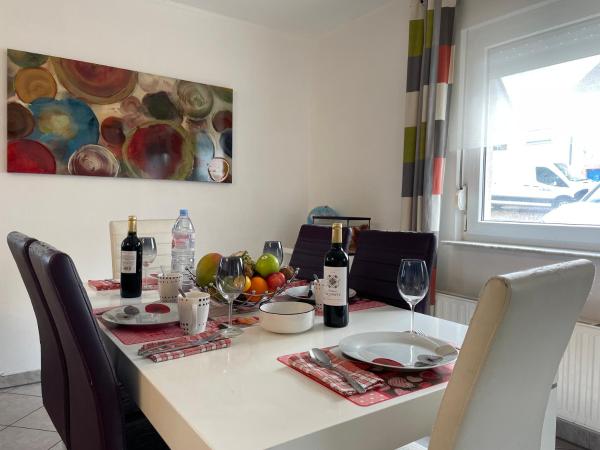 Large Room in Schuttrange Free Parking 10mins to Airport Excellent Customer Services : photo 7 de la chambre chambre double