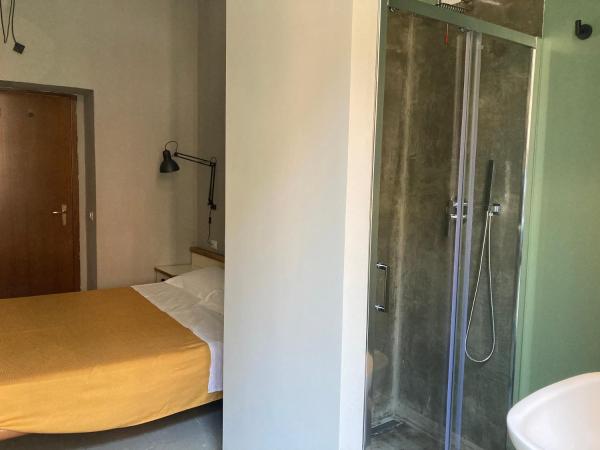 Hotel Calypso : photo 1 de la chambre chambre double avec salle de bains commune