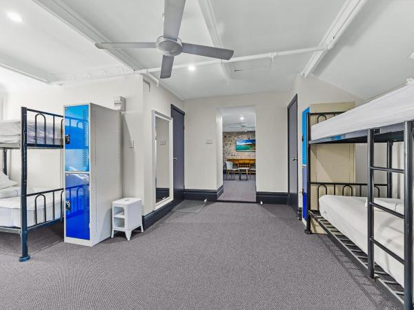 London Plane Backpackers : photo 4 de la chambre bunk bed in mixed dormitory room (ages 18-40 years only)